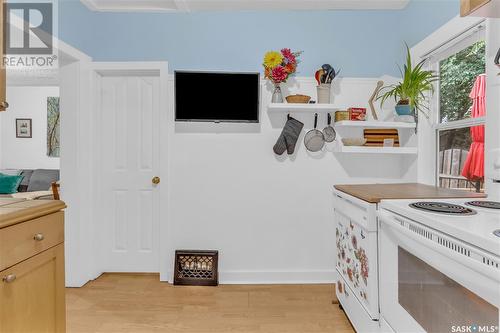 2530 Broder Street, Regina, SK - Indoor Photo Showing Kitchen