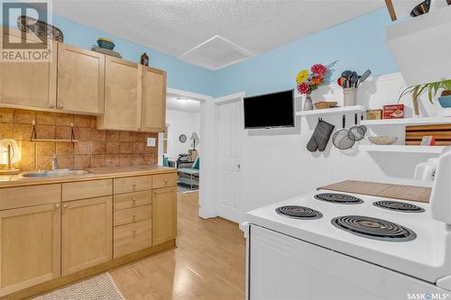 2530 Broder Street, Regina, SK - Indoor Photo Showing Kitchen