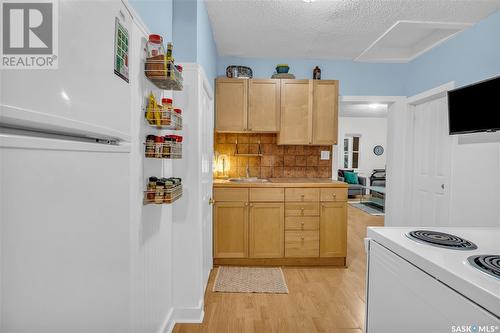 2530 Broder Street, Regina, SK - Indoor Photo Showing Kitchen