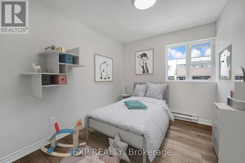 208 - 1055 Dundas Street E, Mississauga (Applewood), ON - Indoor Photo Showing Bedroom