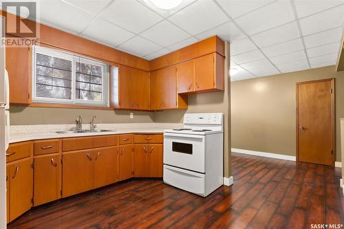 2077 Atkinson Street, Regina, SK - Indoor Photo Showing Kitchen With Double Sink