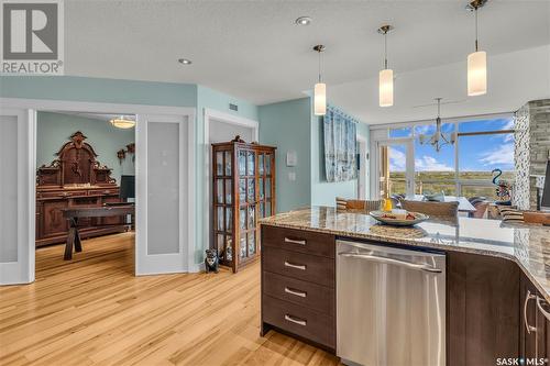 904 2300 Broad Street, Regina, SK - Indoor Photo Showing Kitchen