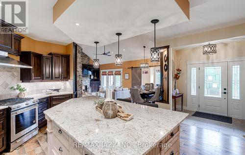 802 Smith Street, Brighton, ON - Indoor Photo Showing Kitchen With Upgraded Kitchen