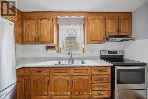 38 Westview Boulevard, Toronto (O'Connor-Parkview), ON - Indoor Photo Showing Kitchen With Double Sink