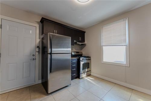 1544 King Street E|Unit #402, Hamilton, ON - Indoor Photo Showing Kitchen