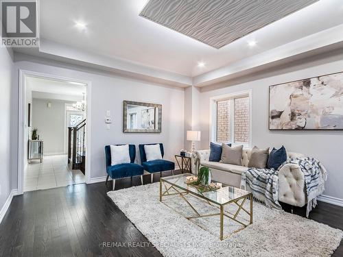 14 Canary Close, Brampton (Credit Valley), ON - Indoor Photo Showing Living Room