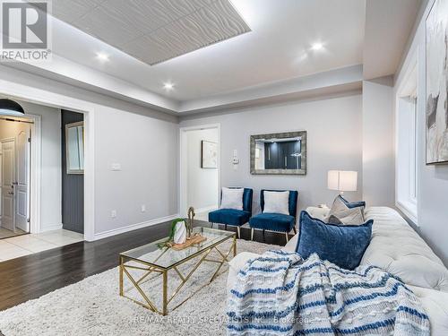 14 Canary Close, Brampton (Credit Valley), ON - Indoor Photo Showing Living Room