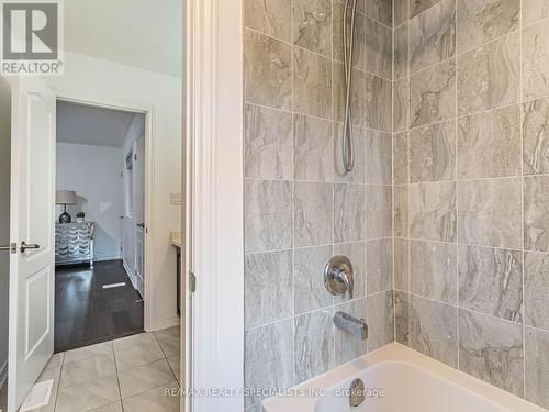 14 Canary Close, Brampton (Credit Valley), ON - Indoor Photo Showing Bathroom