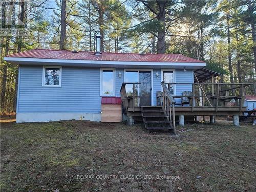 111 Suncrest Lane, Renfrew, ON - Outdoor With Deck Patio Veranda