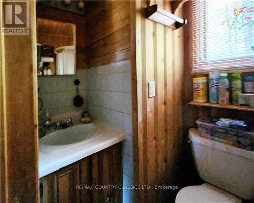 111 Suncrest Lane, Renfrew, ON - Indoor Photo Showing Bathroom