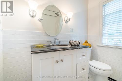 127 Fairleigh Avenue S, Hamilton (St. Clair), ON - Indoor Photo Showing Bathroom