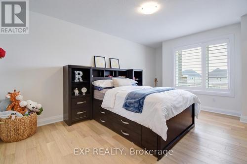 921 Nathalie Court, Kitchener, ON - Indoor Photo Showing Bedroom