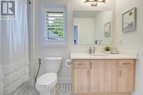 921 Nathalie Court, Kitchener, ON - Indoor Photo Showing Bathroom