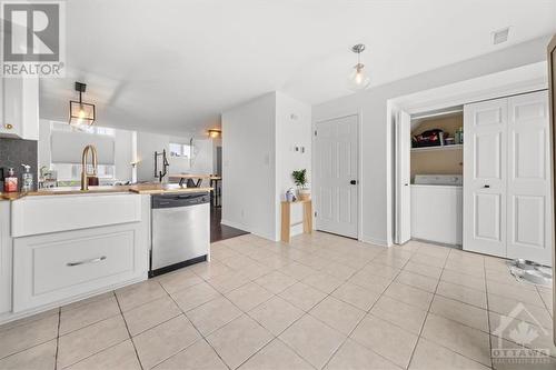 1512 Walkley Road Unit#130, Ottawa, ON - Indoor Photo Showing Kitchen