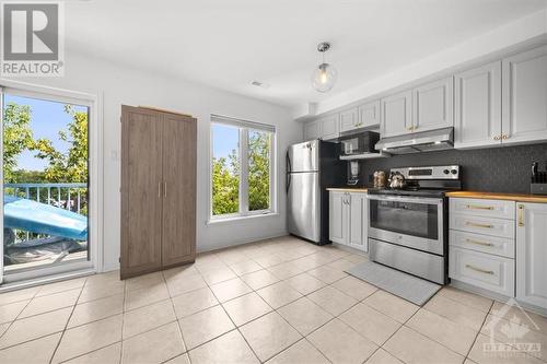 1512 Walkley Road Unit#130, Ottawa, ON - Indoor Photo Showing Kitchen