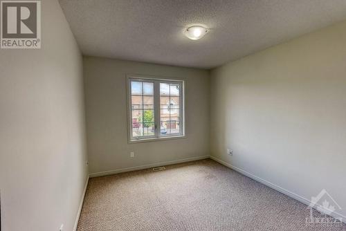 215 Macoun Circle, Ottawa, ON - Indoor Photo Showing Other Room