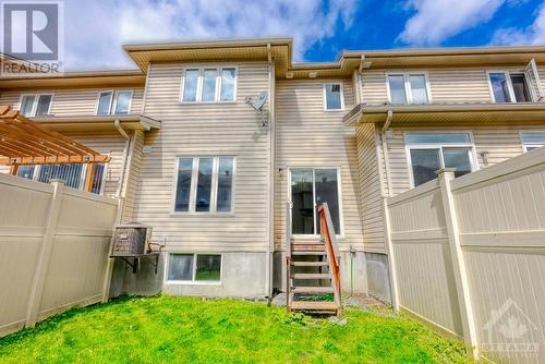 215 Macoun Circle, Ottawa, ON - Outdoor