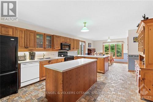 2062 Greys Creek Road, Ottawa, ON - Indoor Photo Showing Kitchen