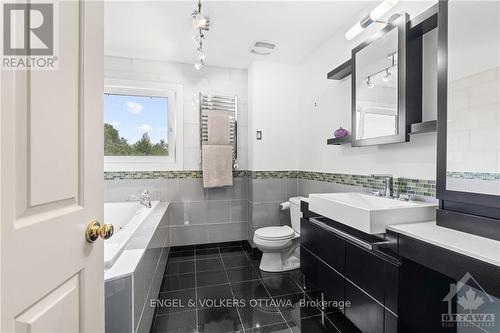 2062 Greys Creek Road, Ottawa, ON - Indoor Photo Showing Bathroom