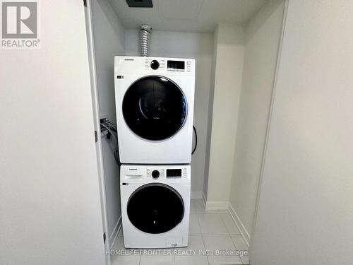 501 - 15 Ellerslie Avenue, Toronto, ON - Indoor Photo Showing Laundry Room