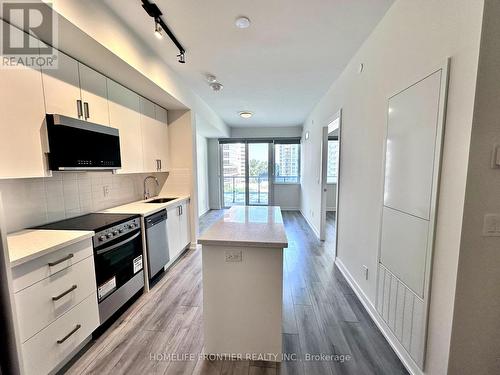 501 - 15 Ellerslie Avenue, Toronto, ON - Indoor Photo Showing Kitchen