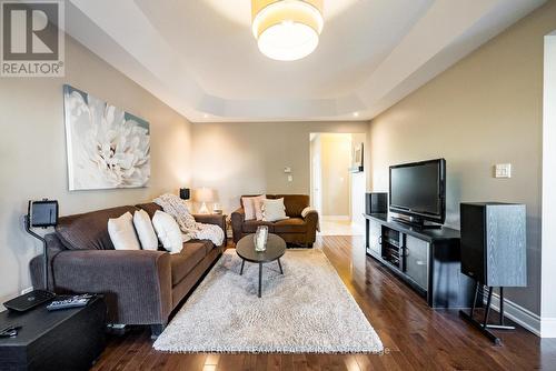 73 Baxter Street, Clarington (Bowmanville), ON - Indoor Photo Showing Living Room