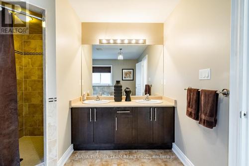 73 Baxter Street, Clarington (Bowmanville), ON - Indoor Photo Showing Bathroom