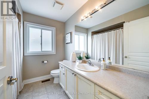 73 Baxter Street, Clarington (Bowmanville), ON - Indoor Photo Showing Bathroom