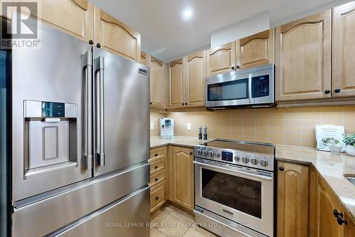 48 - 8 Brighton Place, Vaughan (Crestwood-Springfarm-Yorkhill), ON - Indoor Photo Showing Kitchen With Stainless Steel Kitchen