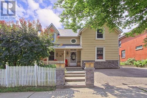 422 Tecumseth Street, Newmarket (Central Newmarket), ON - Outdoor With Deck Patio Veranda