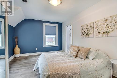 422 Tecumseth Street, Newmarket (Central Newmarket), ON - Indoor Photo Showing Bedroom