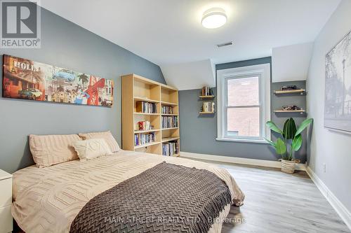 422 Tecumseth Street, Newmarket (Central Newmarket), ON - Indoor Photo Showing Bedroom