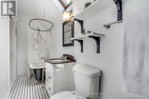 422 Tecumseth Street, Newmarket, ON - Indoor Photo Showing Bathroom