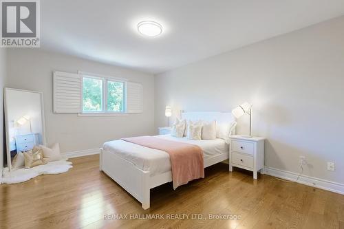 227 Rothbury Road, Richmond Hill, ON - Indoor Photo Showing Bedroom