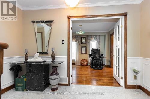 137 Old Surrey Lane, Richmond Hill, ON - Indoor Photo Showing Other Room