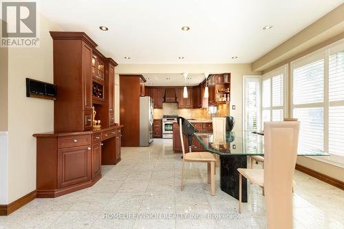 137 Old Surrey Lane, Richmond Hill, ON - Indoor Photo Showing Dining Room