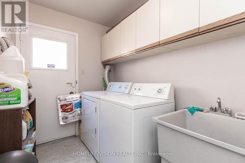 137 Old Surrey Lane, Richmond Hill (South Richvale), ON - Indoor Photo Showing Laundry Room