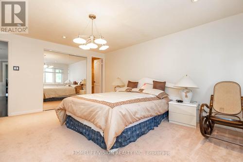 137 Old Surrey Lane, Richmond Hill (South Richvale), ON - Indoor Photo Showing Bedroom