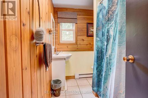 4410 Canal Road, Severn, ON - Indoor Photo Showing Bathroom