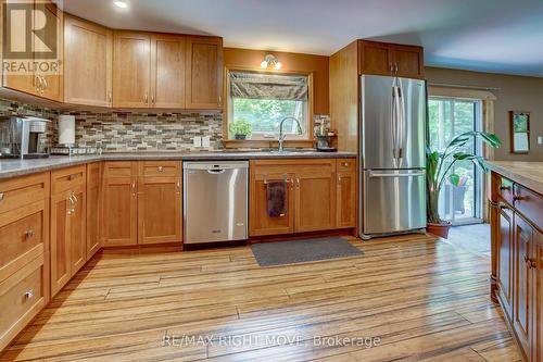 4410 Canal Road, Severn, ON - Indoor Photo Showing Kitchen