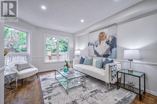 18 - 2051 Merchants Gate, Oakville (Glen Abbey), ON - Indoor Photo Showing Living Room