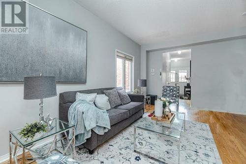 289 Brussels Avenue, Brampton, ON - Indoor Photo Showing Living Room