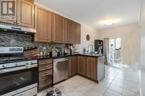 289 Brussels Avenue, Brampton, ON - Indoor Photo Showing Kitchen With Stainless Steel Kitchen