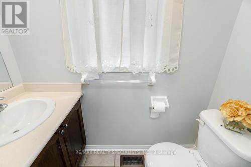 289 Brussels Avenue, Brampton, ON - Indoor Photo Showing Bathroom