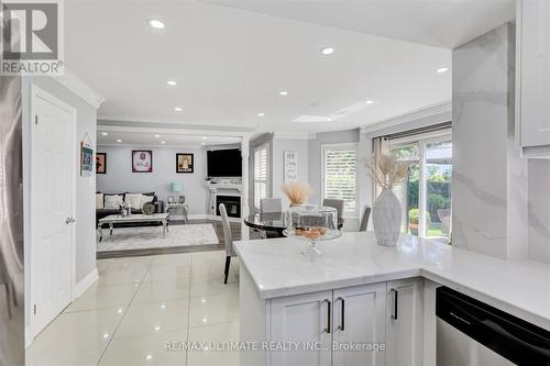 4414 Mayflower Drive, Mississauga (Hurontario), ON - Indoor Photo Showing Kitchen