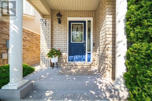 620 Hood Terrace, Milton (Coates), ON - Outdoor