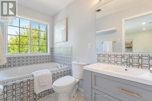 620 Hood Terrace, Milton (Coates), ON - Indoor Photo Showing Bathroom