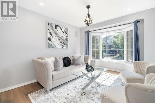 620 Hood Terrace, Milton (Coates), ON - Indoor Photo Showing Living Room