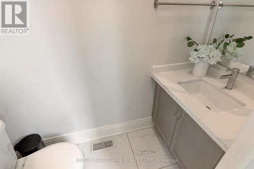 459 Threshing Mill Boulevard, Oakville, ON - Indoor Photo Showing Bathroom