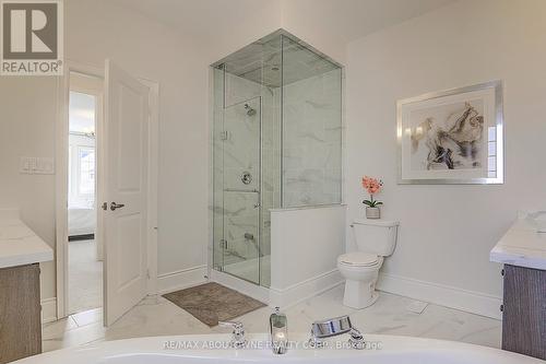 459 Threshing Mill Boulevard, Oakville, ON - Indoor Photo Showing Bathroom